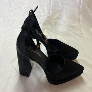Steve Madden Women's Black Courts